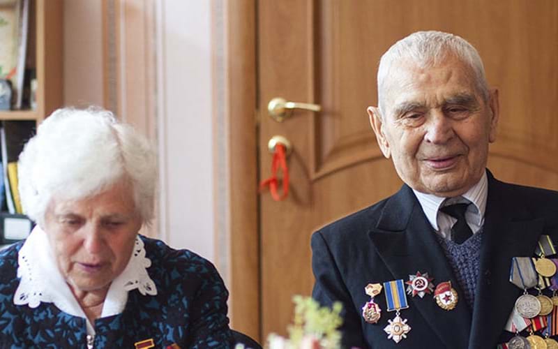 John og Mary genvandt uafhængigheden